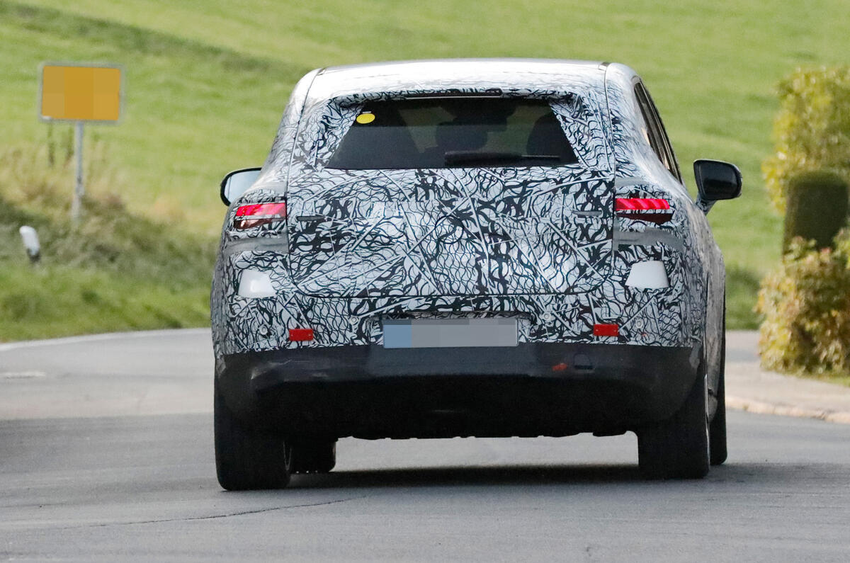 95 Mercedes EQE SUV spies Oct 2021 on road rear 95 Mercedes EQE SUV spies Oct 2021 on road rear