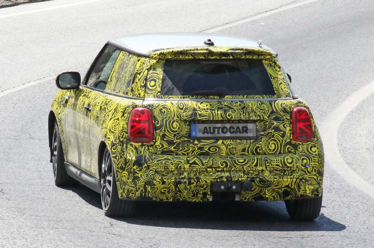 Mini Cooper JCW camo 2022 rear tracking Mini Cooper JCW camo 2022 rear tracking
