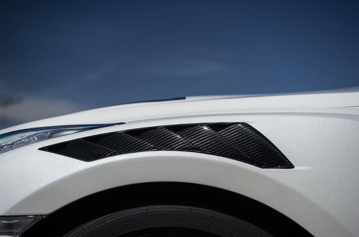 Nissan GT-R Nismo 2020 official reveal - carbon aero