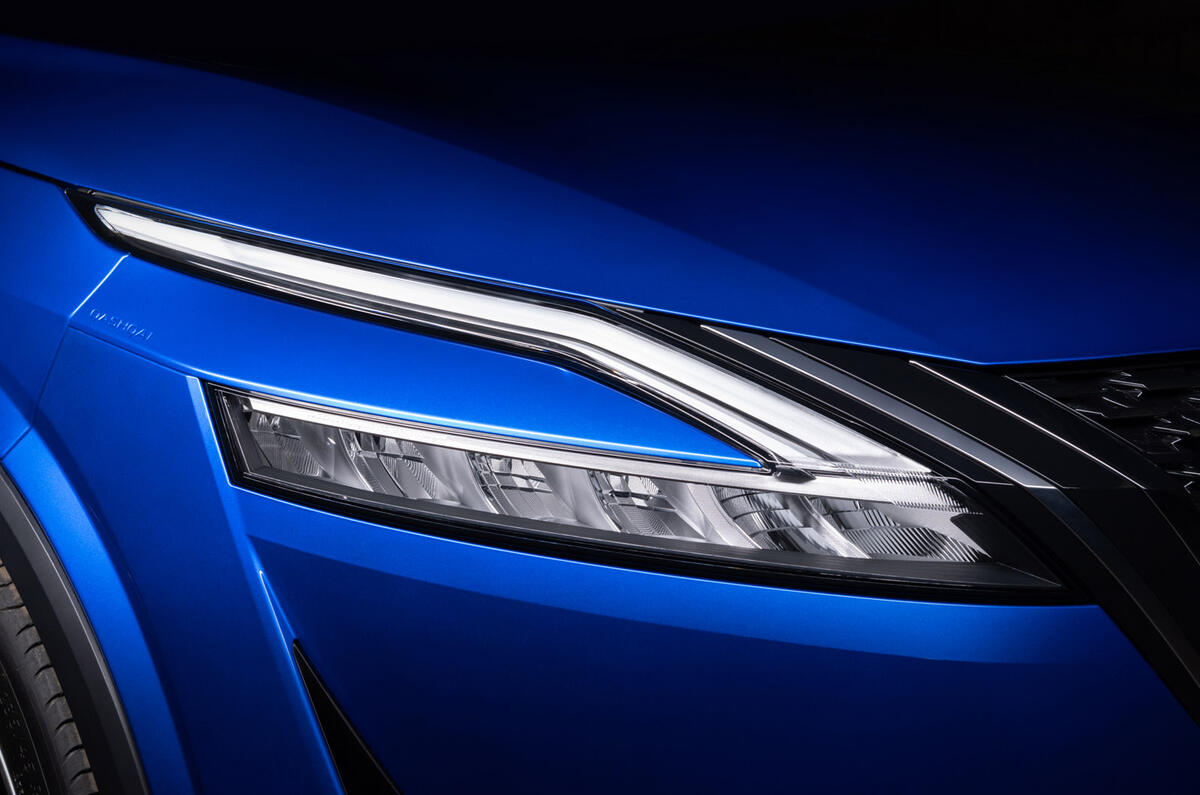 95 Nissan Qashqai 2021 official reveal headlights 95 Nissan Qashqai 2021 official reveal headlights