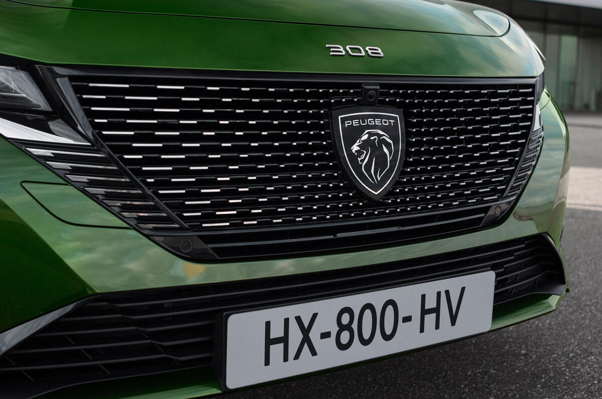 95 Peugeot 308 2021 official reveal images nose 95 Peugeot 308 2021 official reveal images nose