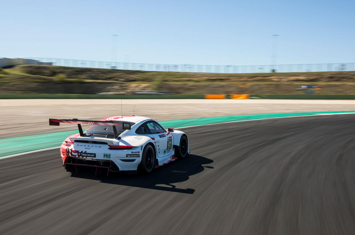 Porsche 911 RSR-19 drive - cornering rear Porsche 911 RSR-19 drive - cornering rear