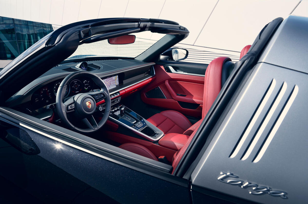 Porsche 911 Targa 992 official images - interior