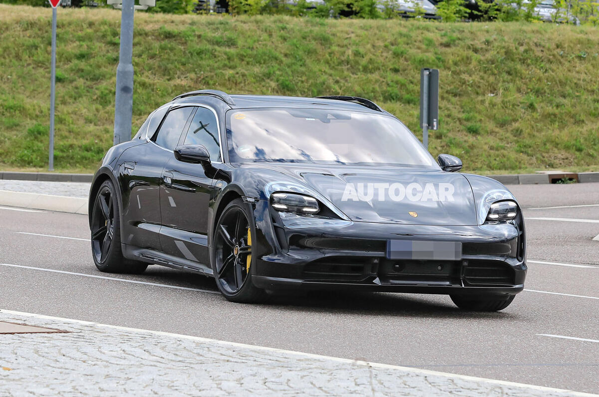 Porsche Taycan Cross turismo spy images - front Porsche Taycan Cross turismo spy images - front