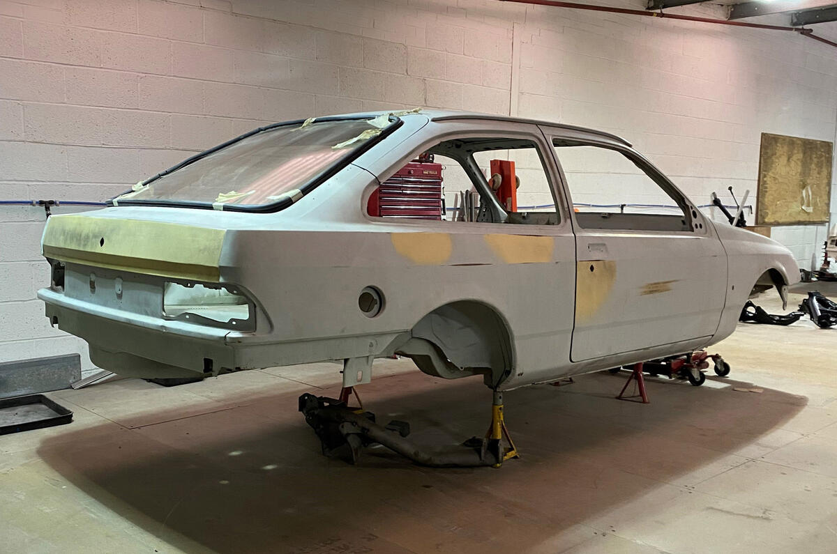 95 Rouse Sierra RS500 continuation feature shell rear 95 Rouse Sierra RS500 continuation feature shell rear