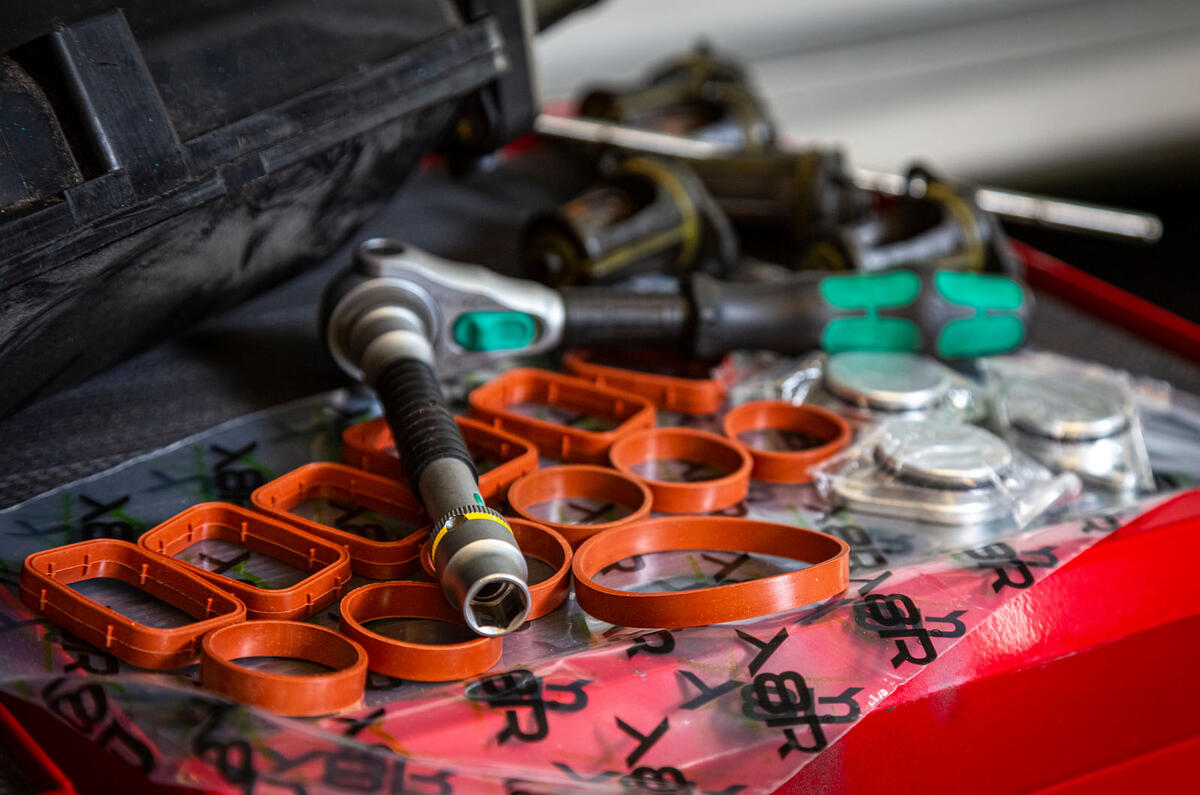 X8R improved vehicle parts - tools