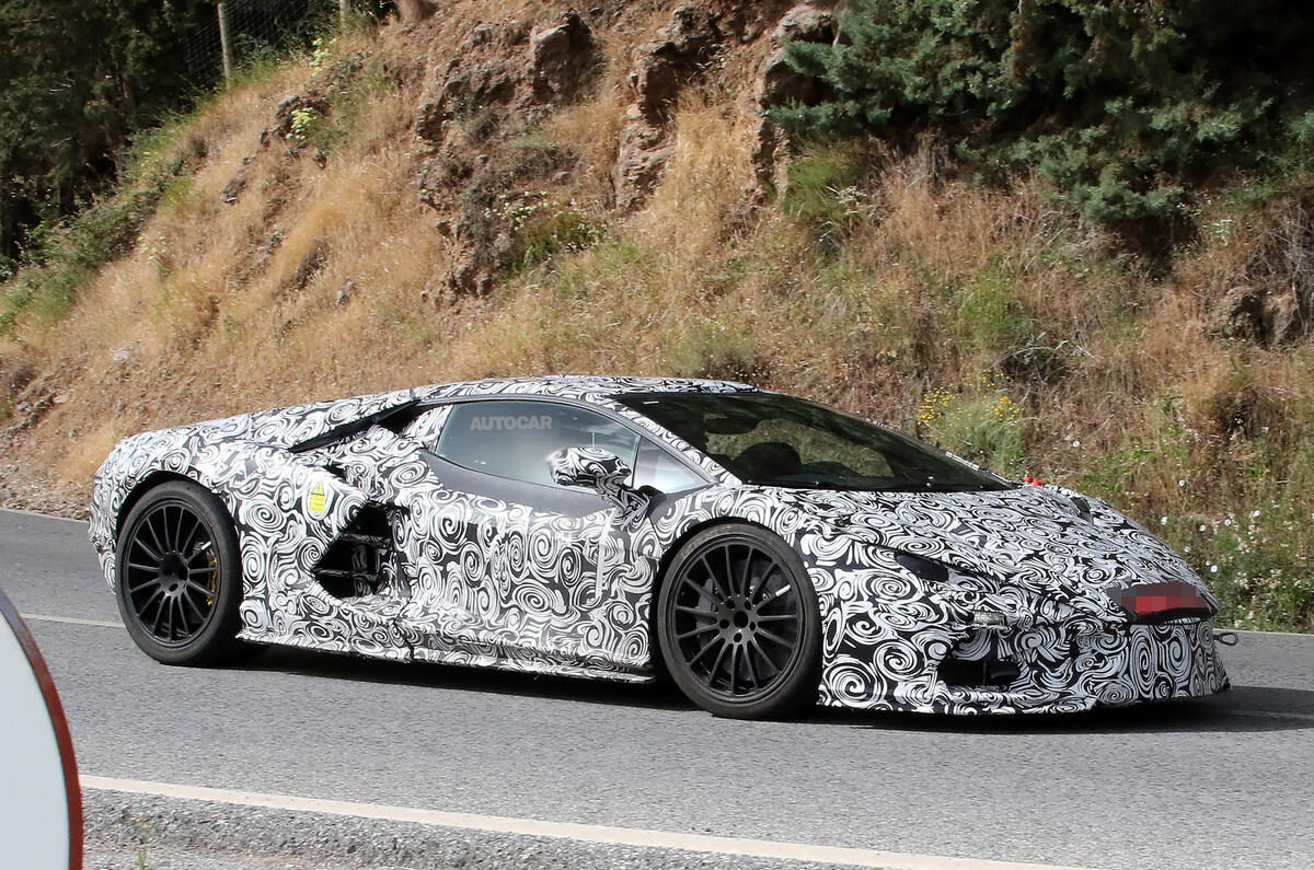 95 Lamborghini Aventador successor disguised side profile