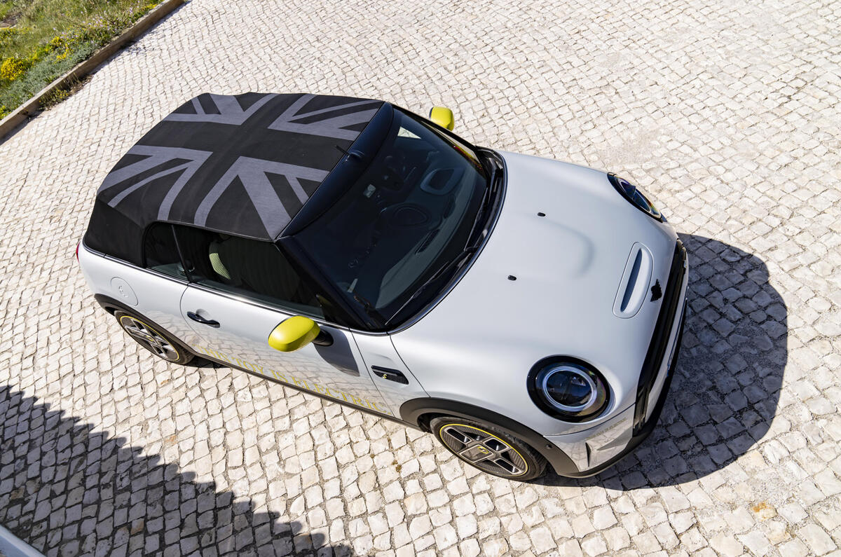 95 new Mini Cooper Convertible roof union jack 95 new Mini Cooper Convertible roof union jack