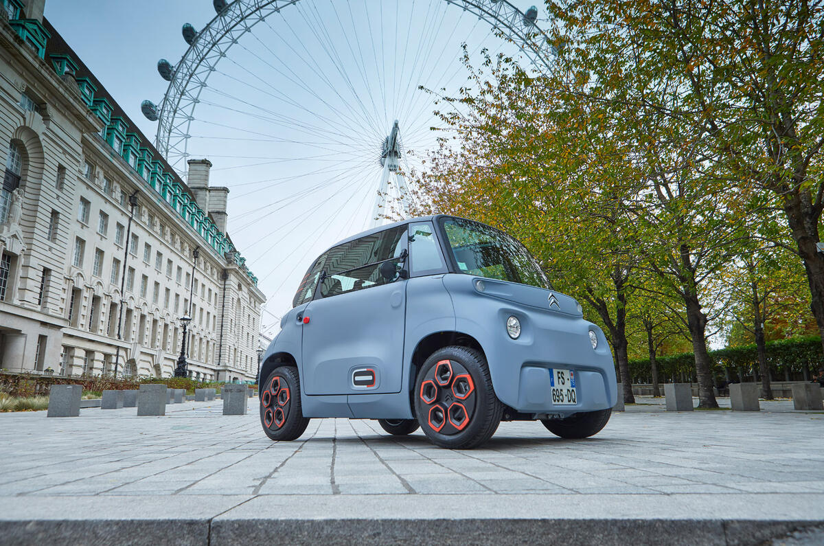 96 AMI in London FS695DQ Static Hi Res (3)