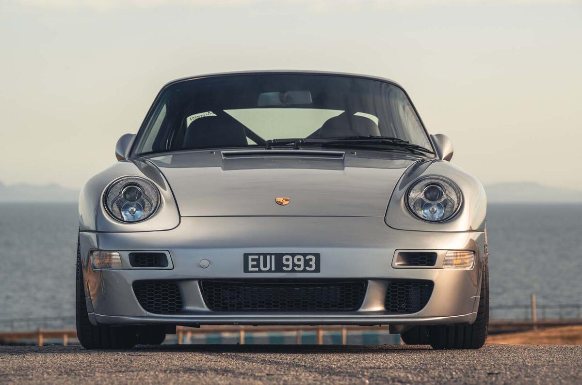 Autoart Porsche 911 993R 2022 front static