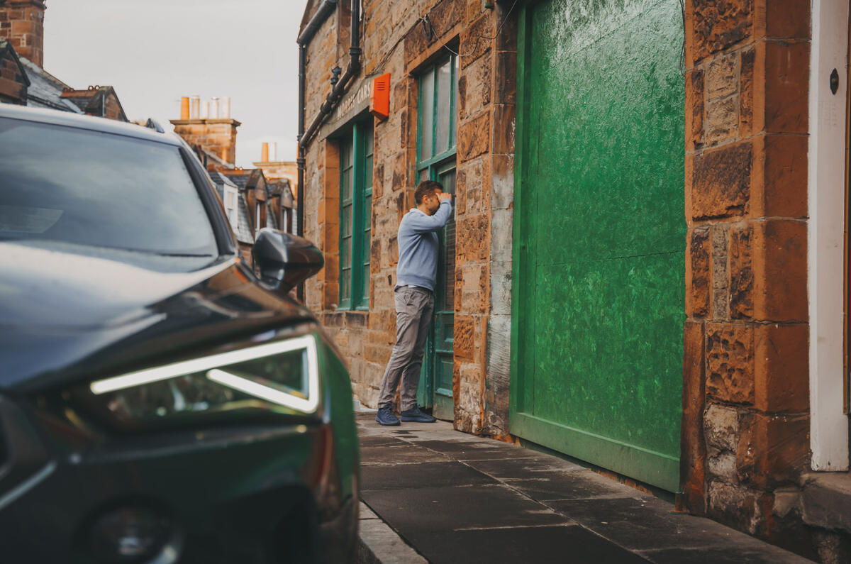 96 Bentley Cupra Christmas road trip peeking