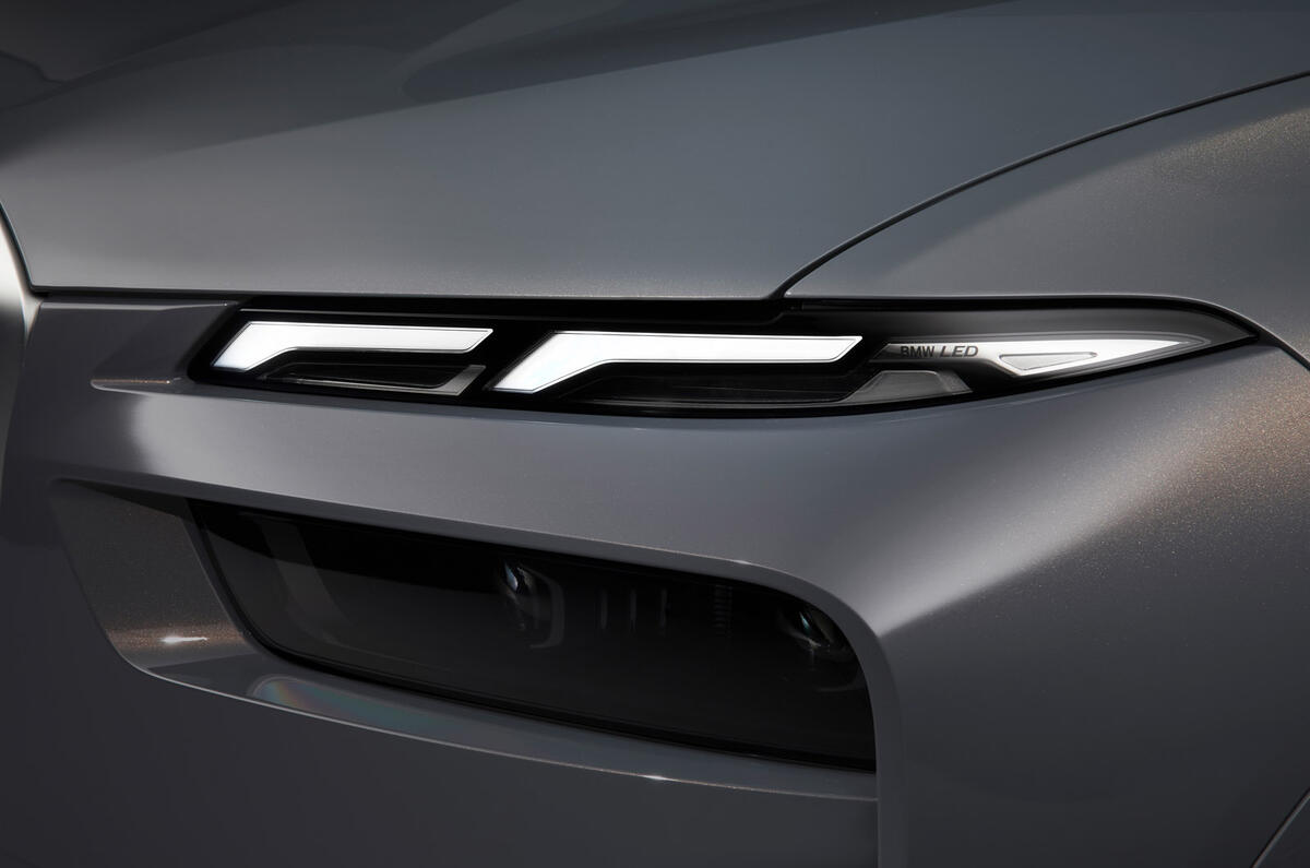 96 BMW X7 2022 facelift official images headlights 96 BMW X7 2022 facelift official images headlights