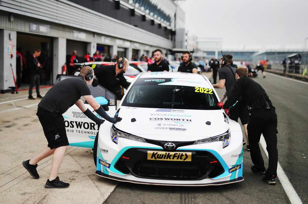 96 BTCC hybrid racer debut feature pitlane 96 BTCC hybrid racer debut feature pitlane