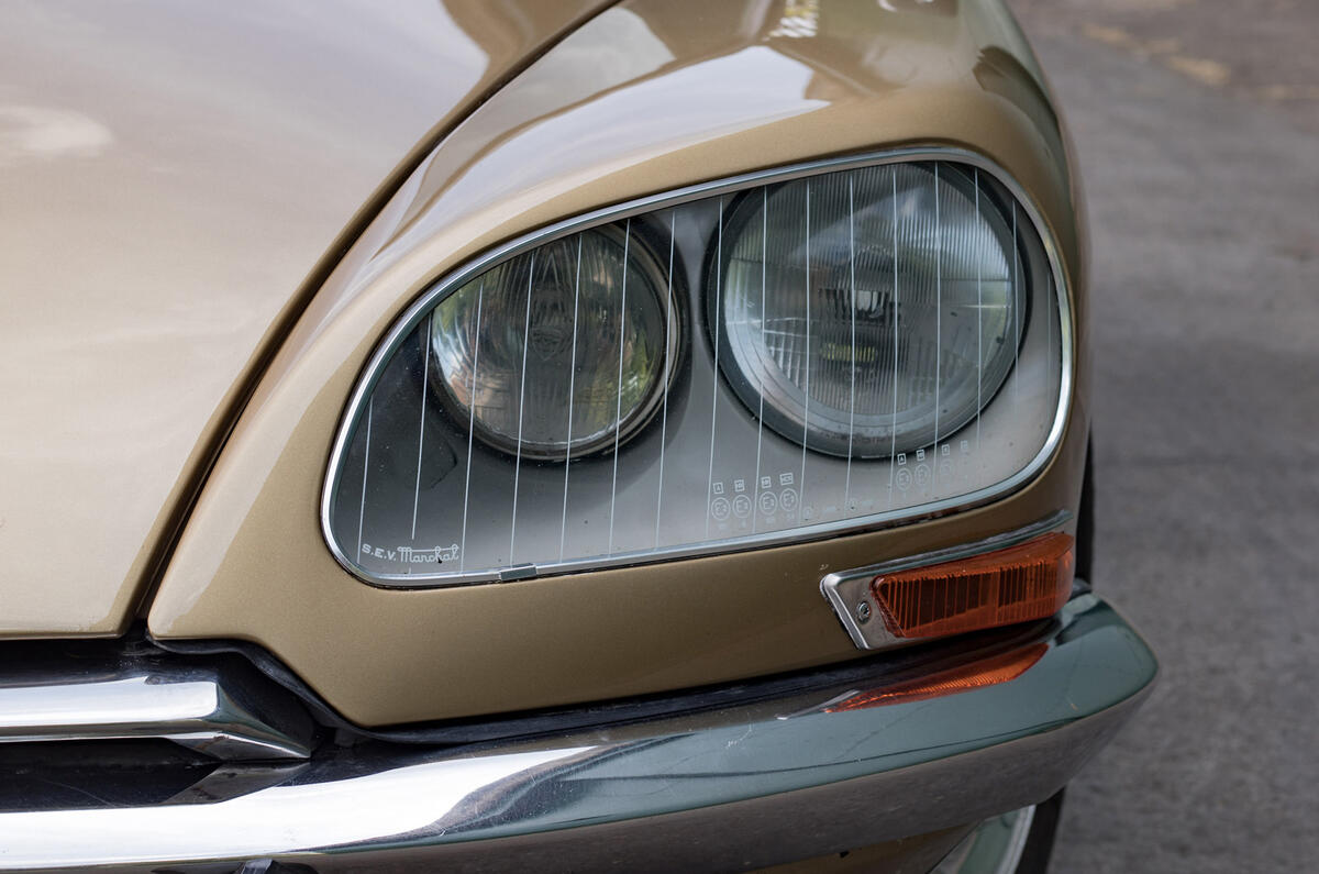 96 Citroen DS EV 2021 official headlights 96 Citroen DS EV 2021 official headlights