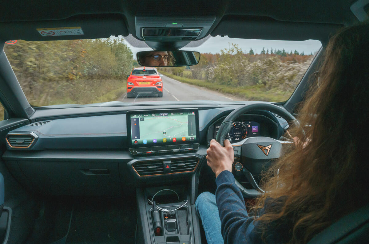 96 Cupra Formentor vs Hyundai Kona N 2022 IV driving 96 Cupra Formentor vs Hyundai Kona N 2022 IV driving
