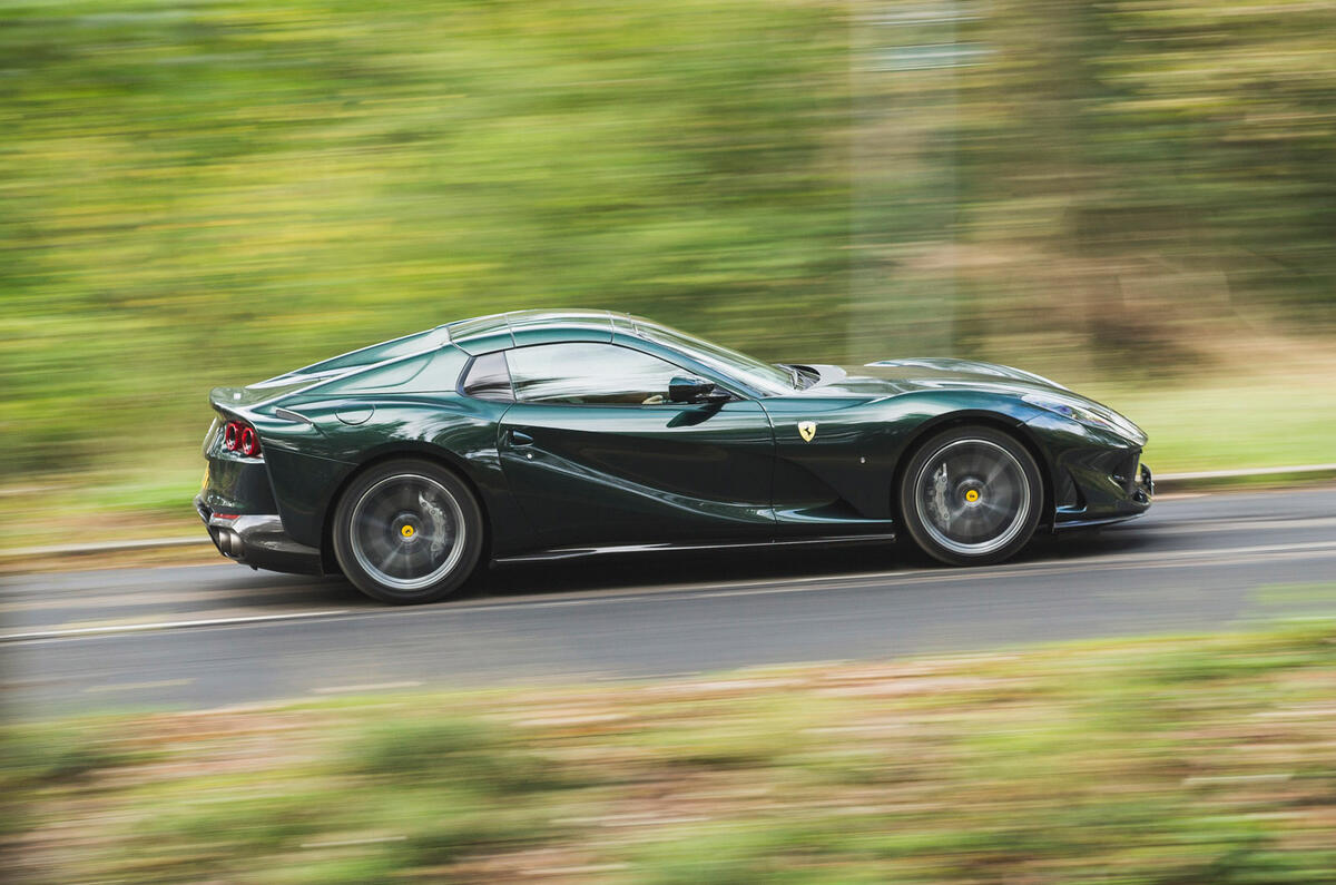 96 Ferrari 812 meets 550 2022 side pan 812 96 Ferrari 812 meets 550 2022 side pan 812