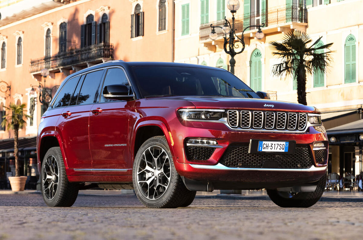96 Jeep Grand Cherokee 4xe 2022 official images static front 96 Jeep Grand Cherokee 4xe 2022 official images static front