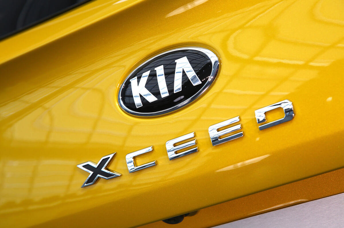Kia Xceed 2019 official reveal - rear badge