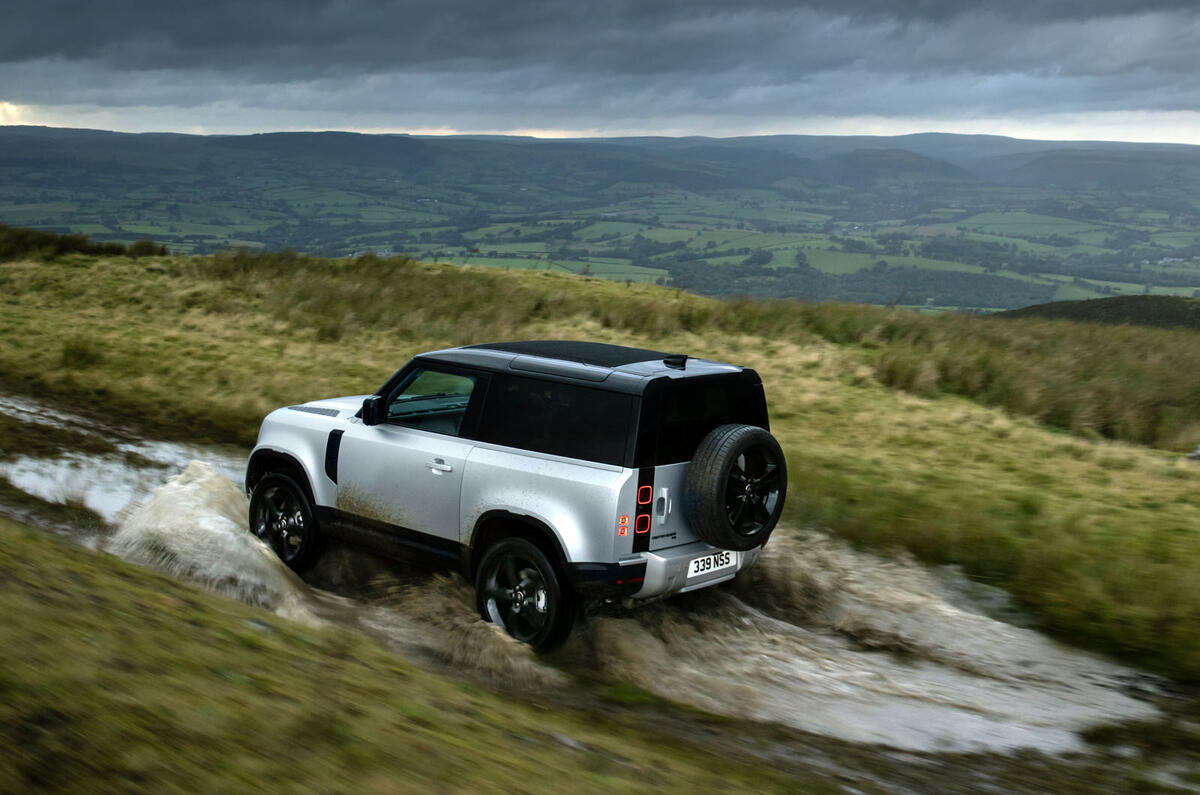 Land Rover Defender 90 MY2021 - tracking splash Land Rover Defender 90 MY2021 - tracking splash