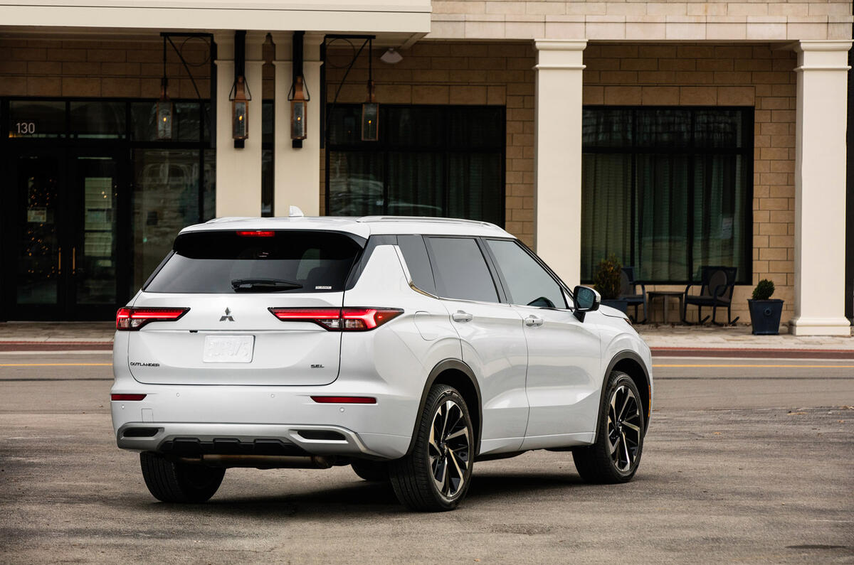 96 Mitsubishi Outlander 2021 official images static rear 96 Mitsubishi Outlander 2021 official images static rear
