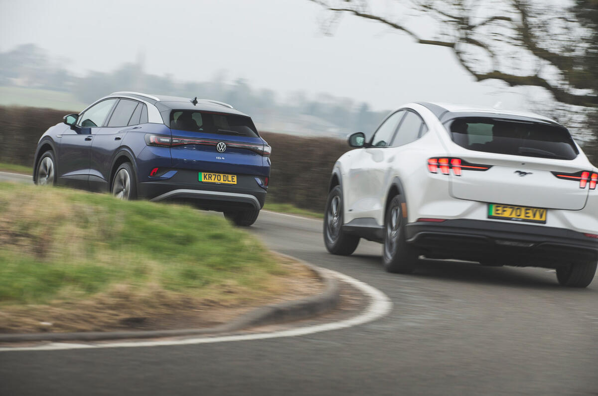 96 Mustang Mach e ID 4 Polestar 2 triple test 2021 cornering rear 96 Mustang Mach e ID 4 Polestar 2 triple test 2021 cornering rear