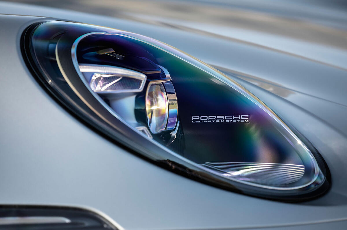 2019 Porsche 911 official reveal - press still headlights