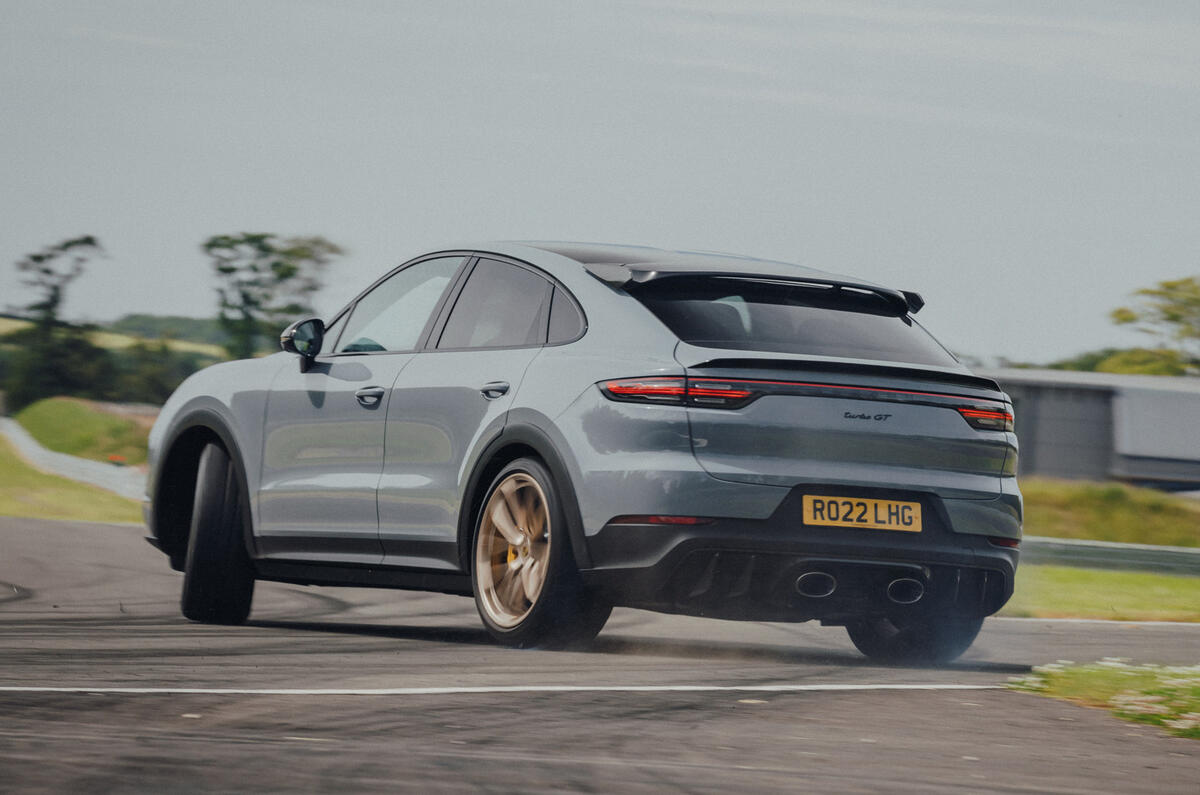 96 porsche cayenne turbo gt dovenby hall circuit m sport rear drifting 96 porsche cayenne turbo gt dovenby hall circuit m sport rear drifting