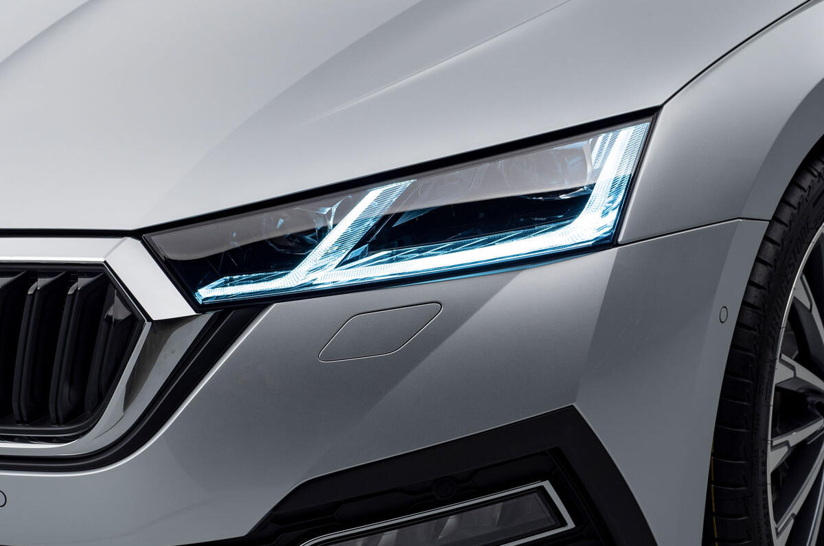 2020 Skoda Octavia estate official studio - headlights