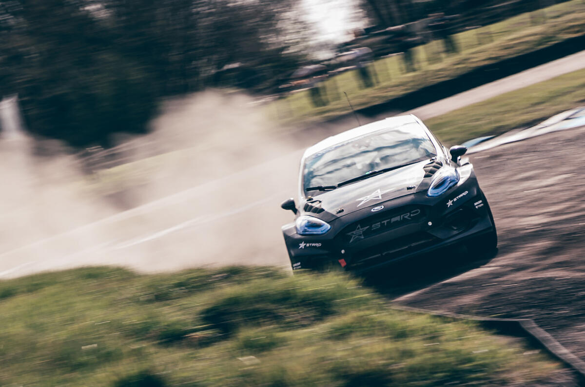 96 STARD ERX rallycross fiesta drive 2021 cornering