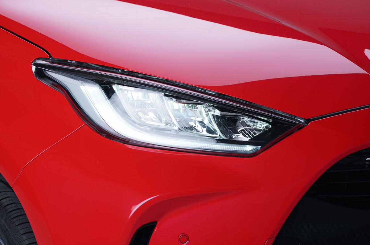 Toyota Yaris 2019 official studio - headlights