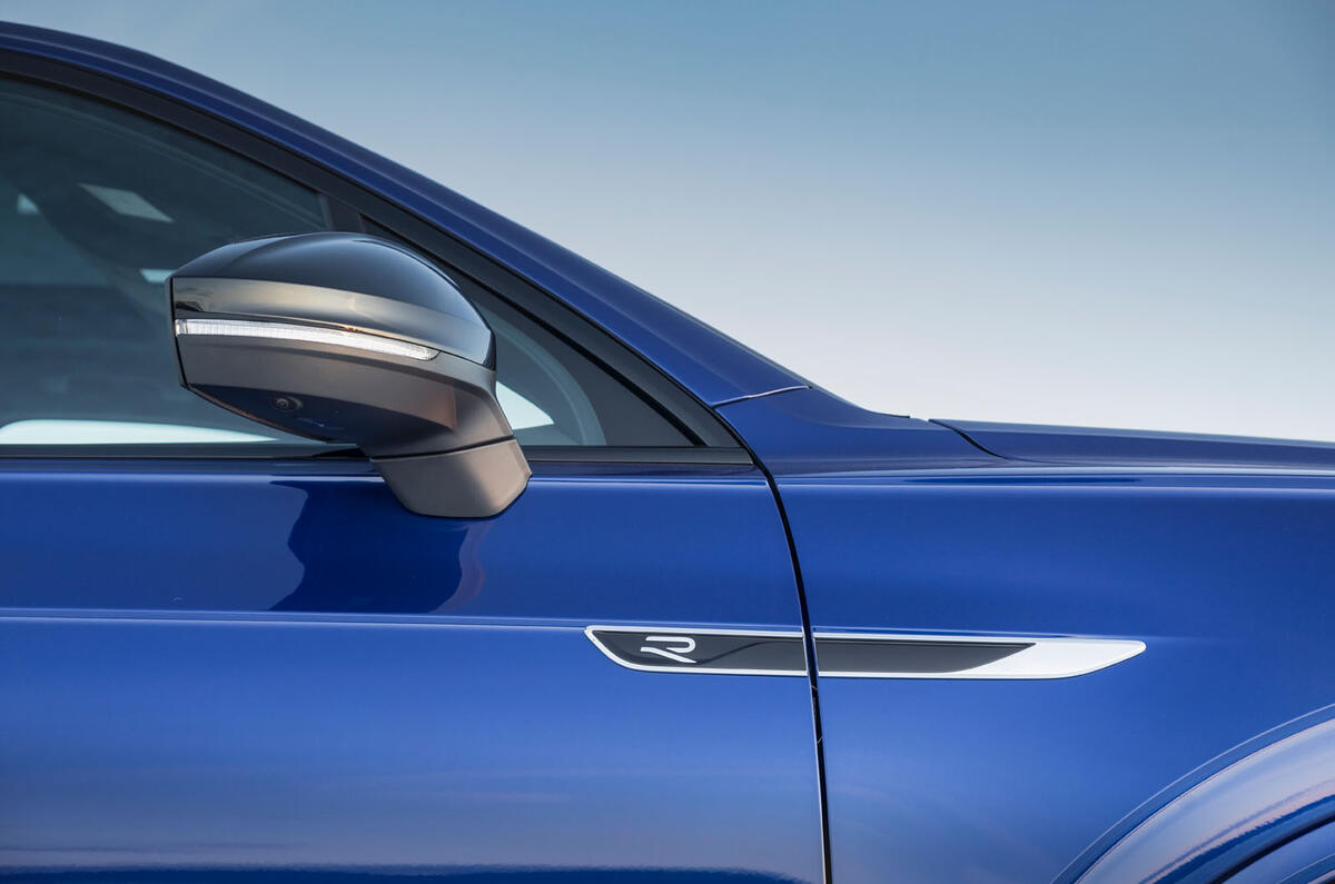 Volkswagen Touareg R 2020 official reveal images - wing mirrow