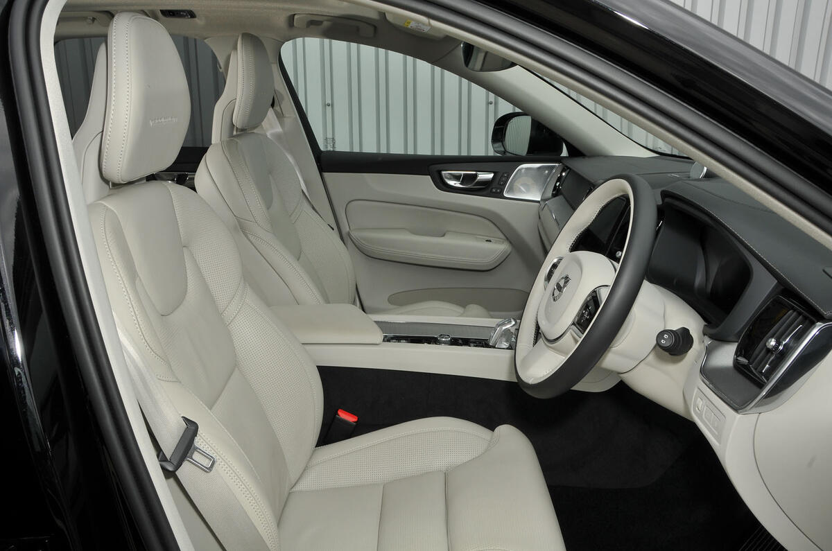 Volvo XC90 nearly new buying guide - interior