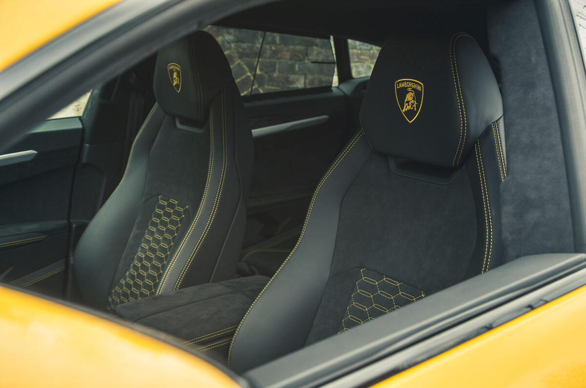 96 LUC Ford Puma ST Lamborghini Urus 2021 0101 96 LUC Ford Puma ST Lamborghini Urus 2021 0101