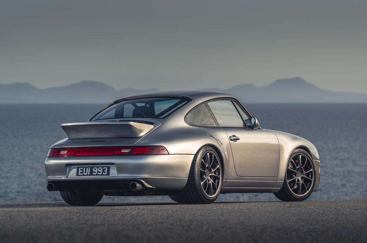 Autoart Porsche 911 993R 2022 rear quarter static