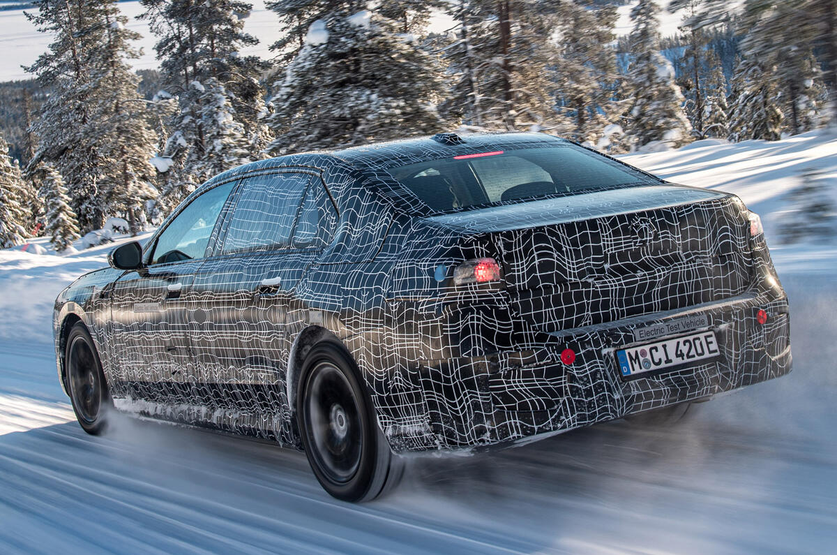 97 BMW i7 official winter testing 2021 tracking rear 97 BMW i7 official winter testing 2021 tracking rear