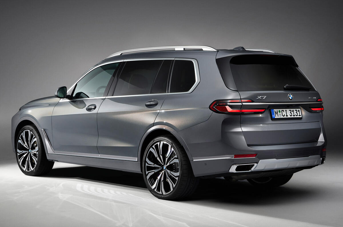 97 BMW X7 2022 facelift official images studio rear 97 BMW X7 2022 facelift official images studio rear