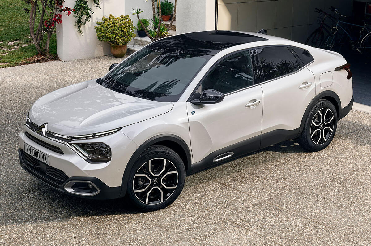 97 citroen e c4x front quarter 2022