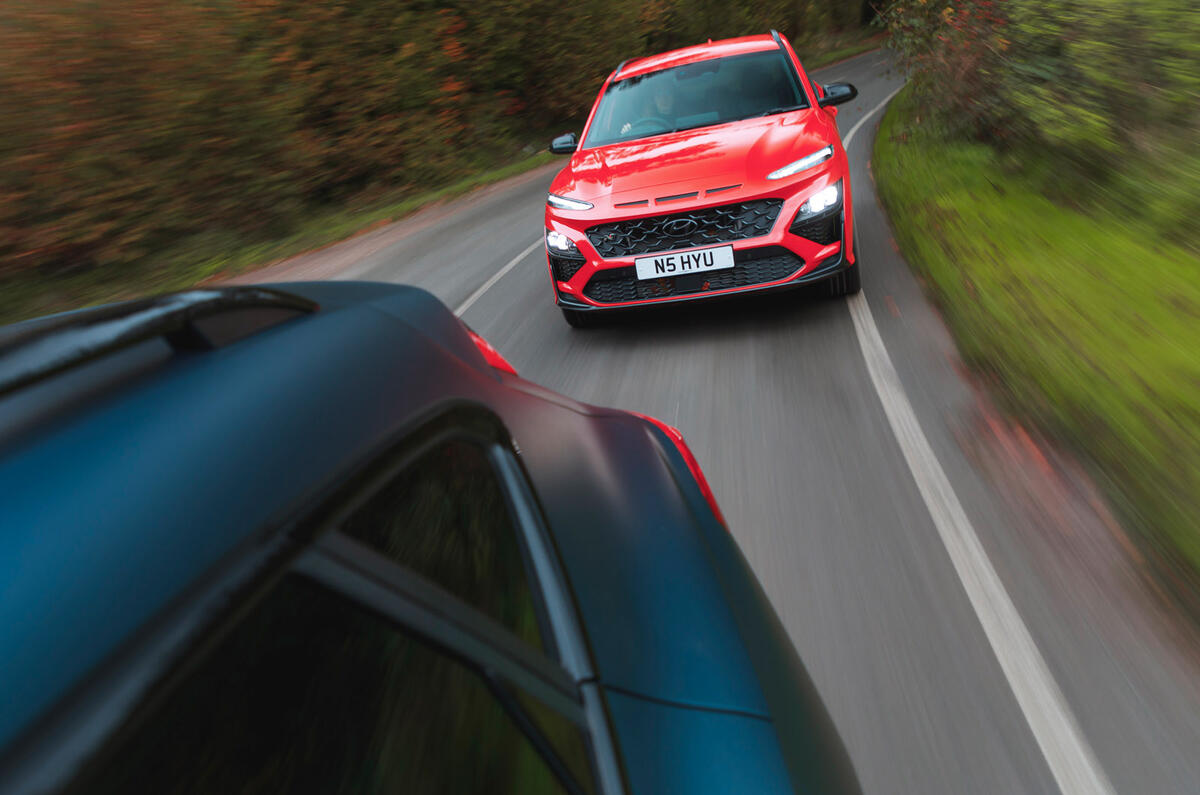 97 Cupra Formentor vs Hyundai Kona N 2022 chase nose 97 Cupra Formentor vs Hyundai Kona N 2022 chase nose