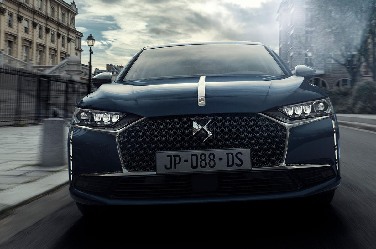 DS 9 official press images - tracking nose DS 9 official press images - tracking nose