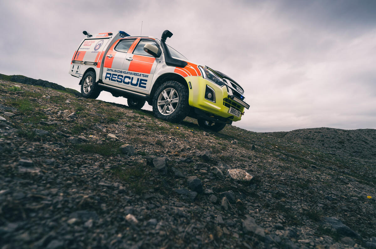 97 isuzu dmax central beacons mountain rescue front quarter 97 isuzu dmax central beacons mountain rescue front quarter