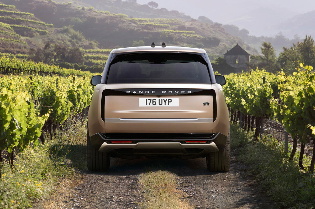 97 Land Rover Range Rover 2021 official reveal images rear 97 Land Rover Range Rover 2021 official reveal images rear