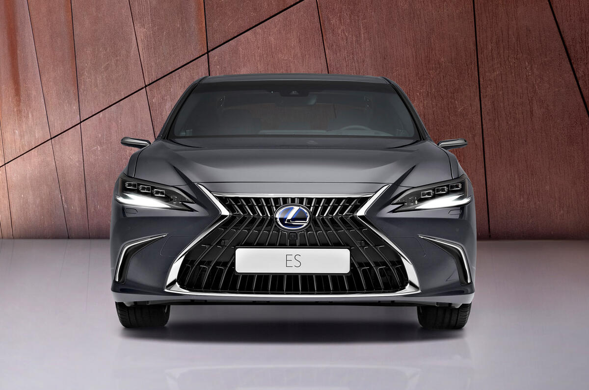 97 Lexus ES 2021 official reveal images static nose