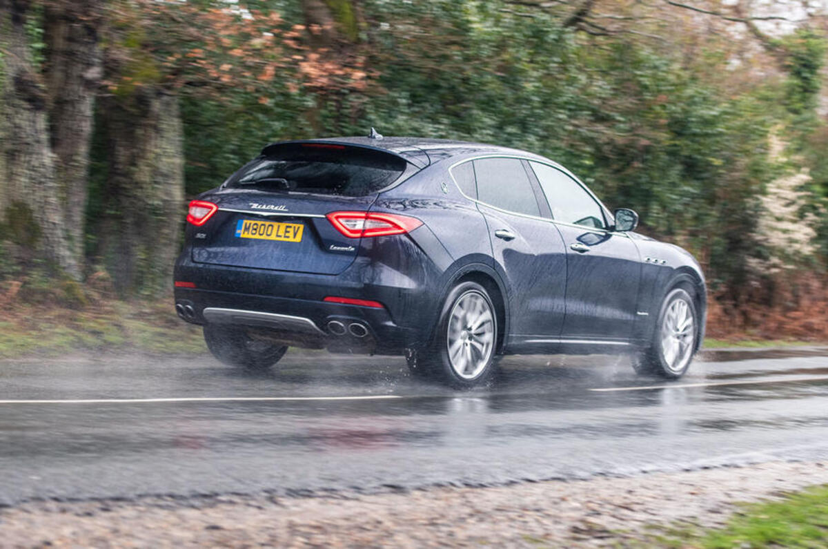 97 maserati levante s granlusso 2019 rt otr rear 97 maserati levante s granlusso 2019 rt otr rear