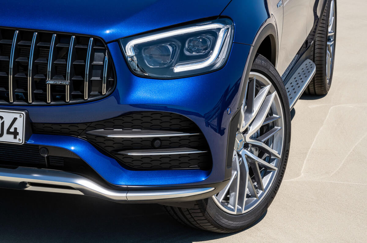 Mercedes-AMG GLC43 2019 official debut - front bumper