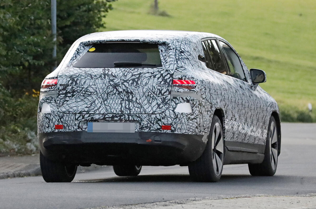 97 Mercedes EQE SUV spies Oct 2021 rear 97 Mercedes EQE SUV spies Oct 2021 rear