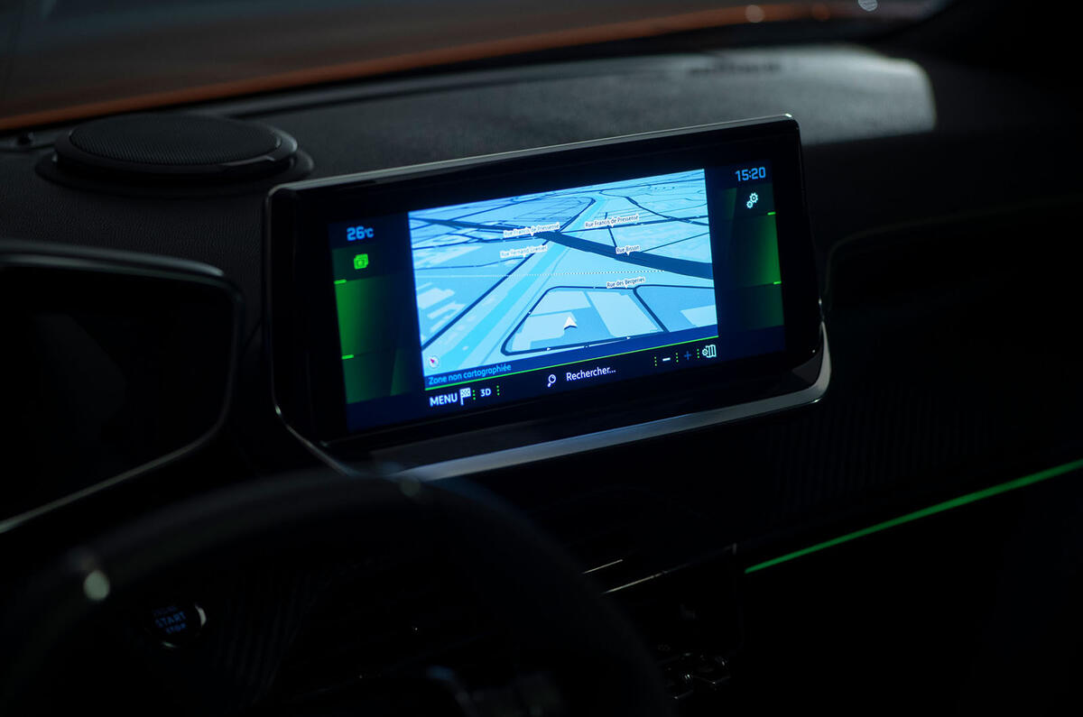 Peugeot e-2008 reveal studio - infotainment