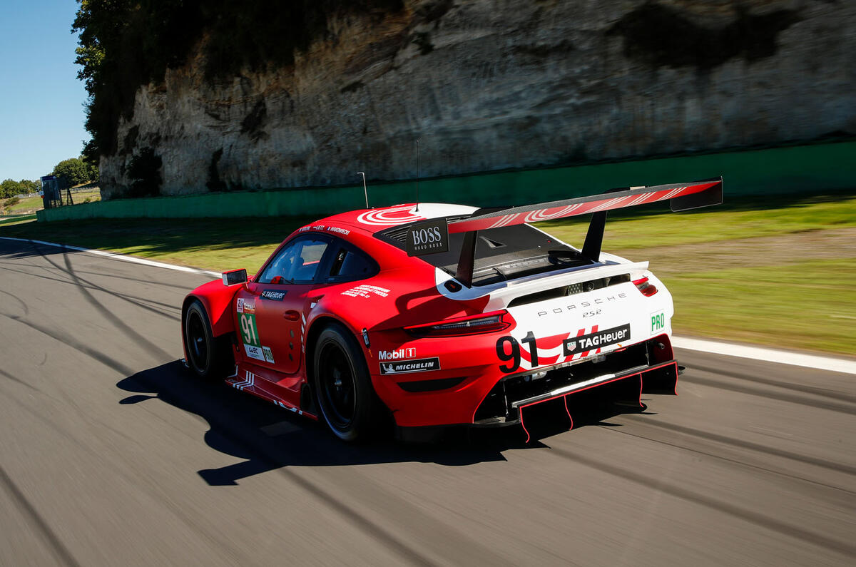 Porsche 911 RSR-19 drive - hero rear Porsche 911 RSR-19 drive - hero rear