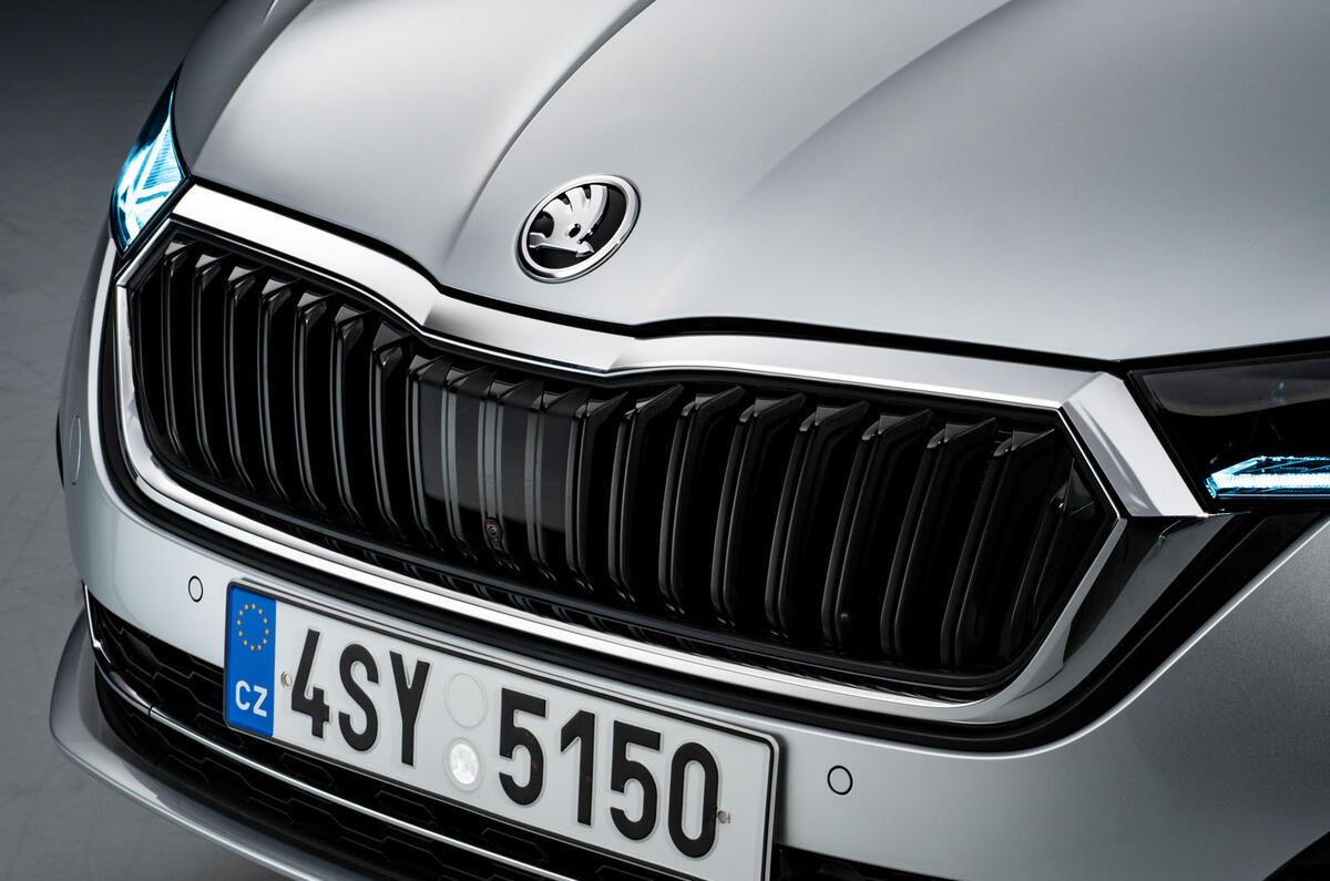 2020 Skoda Octavia estate official studio - front grille