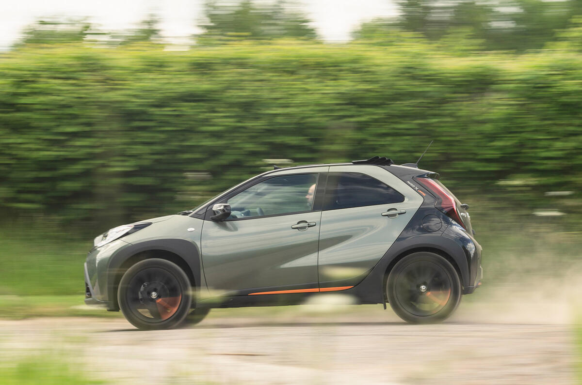 97 toyota aygo x side panning 97 toyota aygo x side panning
