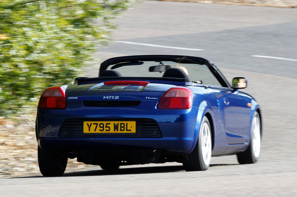 97 toyota mr2 rear quarter panning 97 toyota mr2 rear quarter panning